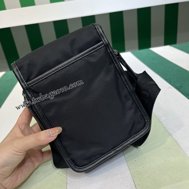 Prada專櫃新款迷你郵差包 2VD043 普拉達男女共用黑色休閒斜挎包 csp1719